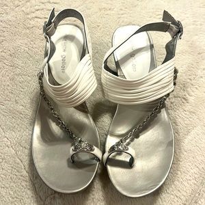 Sandals - White/Silver Andrew Geller size 7 1/2